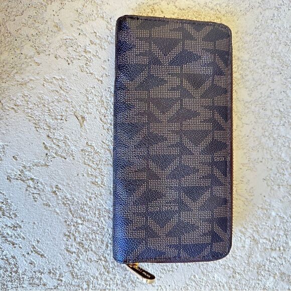 Michael Kors jet set brown & gold logo name plate zip around wallet - Picture 6 of 9